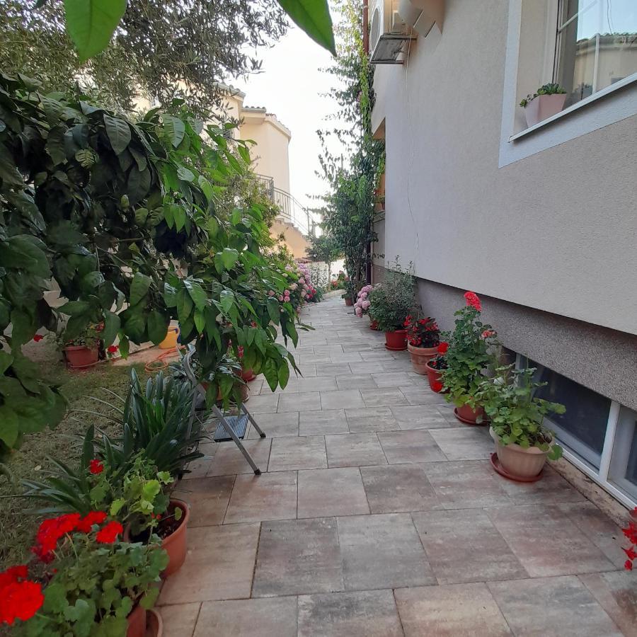 Apartments Filipovic Биоград-на-Мору Экстерьер фото