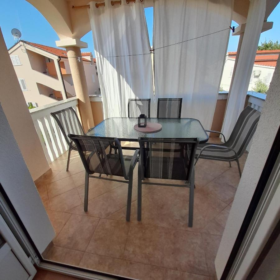 Apartments Filipovic Биоград-на-Мору Экстерьер фото
