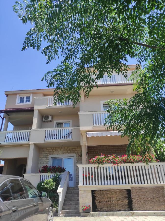 Apartments Filipovic Биоград-на-Мору Экстерьер фото