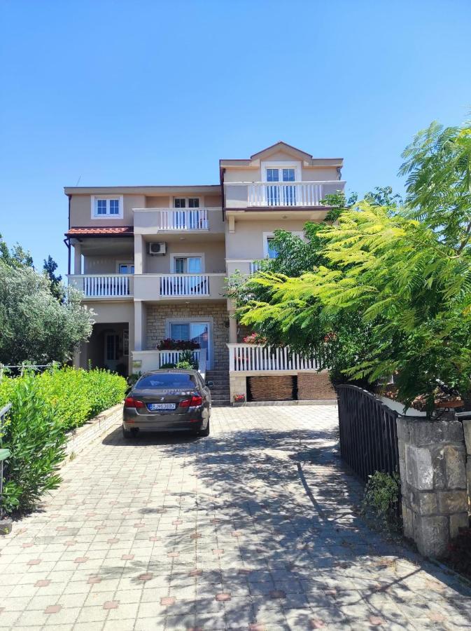 Apartments Filipovic Биоград-на-Мору Экстерьер фото